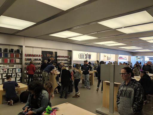 Computer Store «Apple Lehigh Valley», reviews and photos, 250 Lehigh Valley Mall, Whitehall, PA 18052, USA