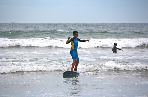 Escuela de Surf Olón