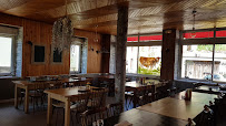 Atmosphère du Restaurant français Restaurant Le Panoramic à Pierrefort - n°5