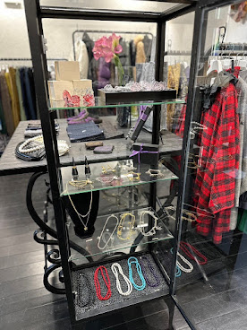 NEPENTHES WOMAN OSAKA by null