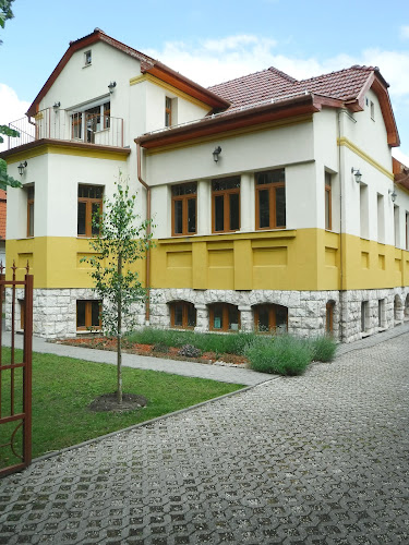 Nyitvatartás: Bhaktivedanta Hittudományi Főiskola