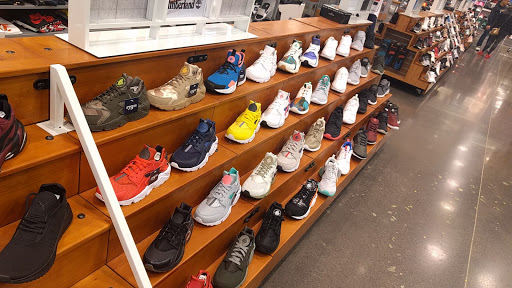 Sportswear Store «Champs Sports», reviews and photos, 627 Rosedale Shopping Center, Roseville, MN 55113, USA