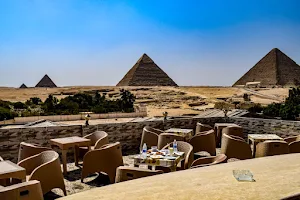 TuT Pyramids View Hotel image