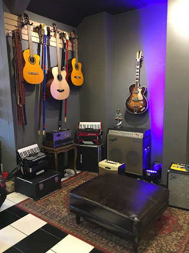 Soundmix Limitada Instrumentos musicales, amplificación y producción de eventos - Tienda de instrumentos musicales