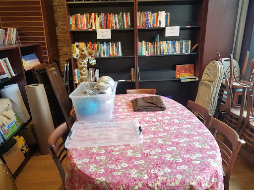 Book Store «Read Between the Lynes», reviews and photos, 111 E Van Buren St, Woodstock, IL 60098, USA