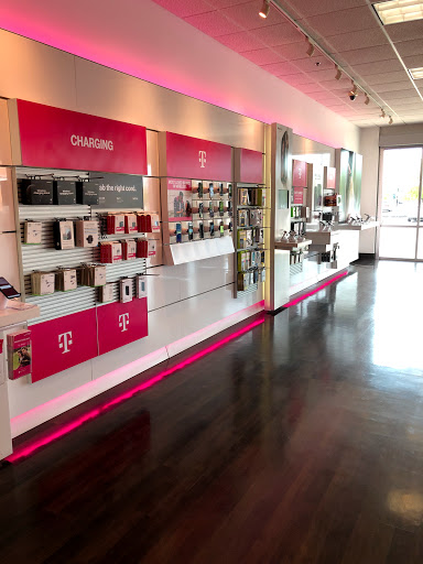 Cell Phone Store «T-Mobile», reviews and photos, 2474 Metro Pkwy, Sterling Heights, MI 48310, USA