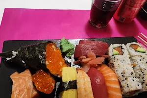 Sushi World image