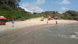 Foto von Arapuca Strand umgeben von Bergen