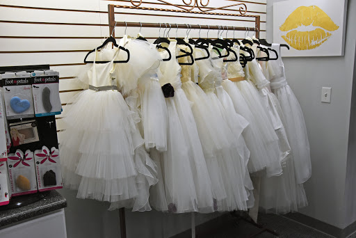 Bridal Shop «Bridal Connection», reviews and photos, 708 N Ankeny Blvd, Ankeny, IA 50023, USA