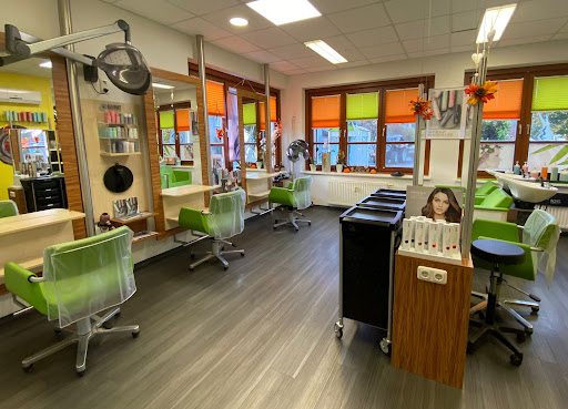 Haarwerk Ines Hofstätter - Friseur In Ebersdorf
