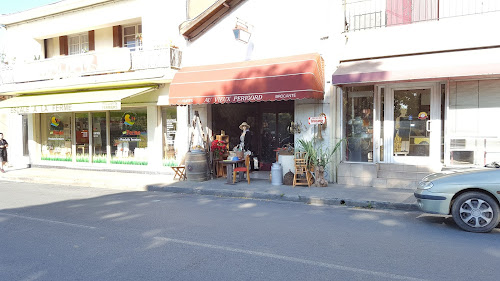 Lauzier René Brocante. La Grange De Port De Couze à Lalinde