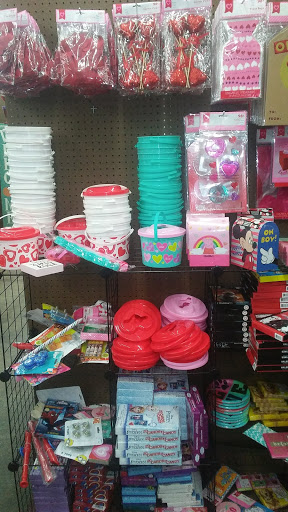 Outlet Mall «Finders Keepers Traders Outlet Mall», reviews and photos, 740-784 Chelsa Dr, Madisonville, KY 42431, USA