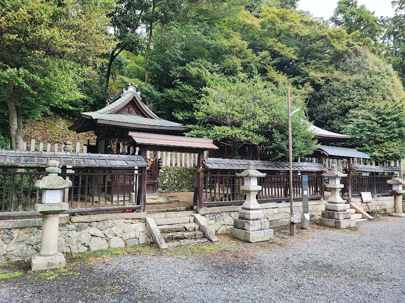 厳嶋神社(莵道東中)