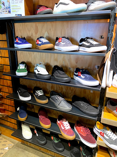 Shoe Store «Vans», reviews and photos, 1314 Pacific Coast Hwy, Hermosa Beach, CA 90254, USA