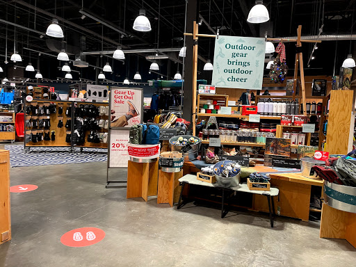 Camping Store «REI», reviews and photos, 71 Raymond Rd, West Hartford, CT 06107, USA