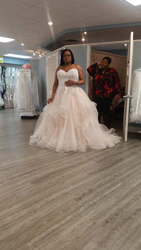 Bridal Shop «Ballew Bridal & Formal Salon», reviews and photos, 547 W Poplar Ave, Collierville, TN 38017, USA