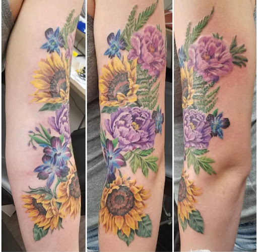 Tattoo Shop «Rose Red Tattoo & Permanent Makeup», reviews and photos, 3138 Rogers Ave, Ellicott City, MD 21043, USA