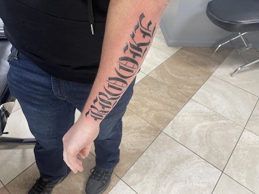 Tattoo Shop «Studio 13 Tattoo», reviews and photos, 416 W Coliseum Blvd, Fort Wayne, IN 46805, USA