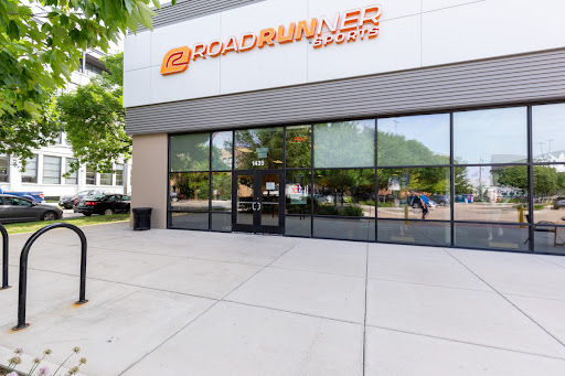 Road Runner Sports, 1435 N Kingsbury St, Chicago, IL 60642, USA, 