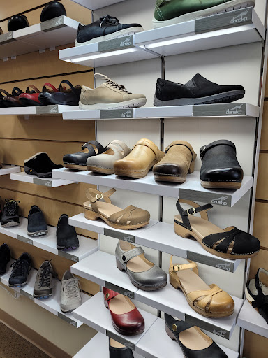 Shoe Store «Footwear Express», reviews and photos, 2252 Santiam Hwy SE, Albany, OR 97322, USA