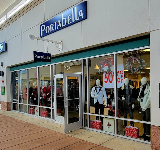 Shopping Mall «Jersey Shore Premium Outlets», reviews and photos, 1 Premium Outlet Blvd, Tinton Falls, NJ 07753, USA