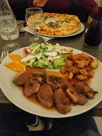 Pizza du Restaurant italien Le bonheur de Cardinet à Paris - n°2