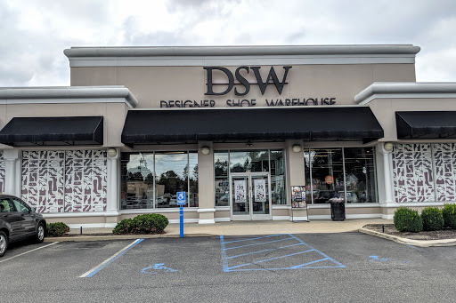 Shoe Store «DSW Designer Shoe Warehouse», reviews and photos, 425 Jericho Turnpike, Syosset, NY 11791, USA