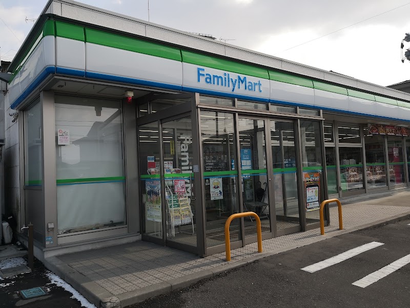 ファミリーマート 八戸湊町店