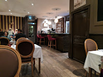 Atmosphère du Restaurant français Le Comptoir de St Cyr à Saint-Cyr-au-Mont-d'Or - n°6