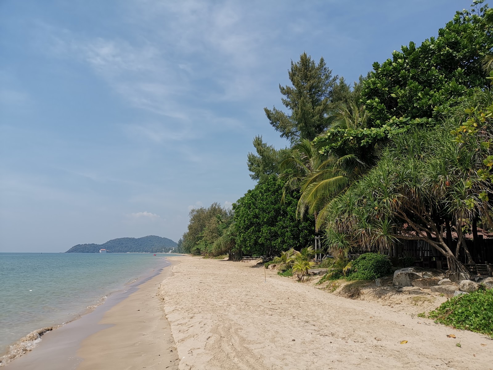 Foto von Hat Chao Lao Beach mit langer gerader strand