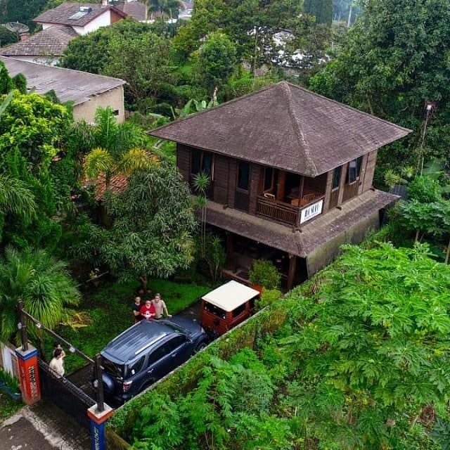 Villa Kayu Lembang