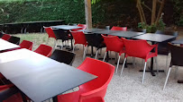 Atmosphère du La Pitcholina - Restaurant Saint Orens à Saint-Orens-de-Gameville - n°8