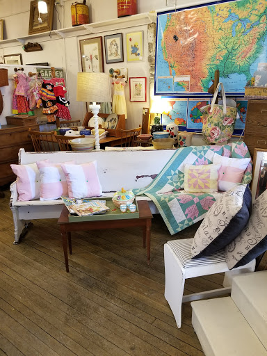 Antique Store «A Corner Cottage», reviews and photos, 895 Conner St, Noblesville, IN 46060, USA