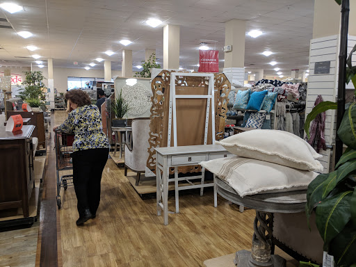 Department Store «HomeGoods», reviews and photos, 22940 Victory Blvd, Woodland Hills, CA 91367, USA