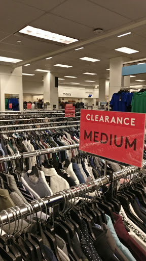 Department Store «Nordstrom Rack The Shops at State and Washington», reviews and photos, 24 N State St, Chicago, IL 60602, USA