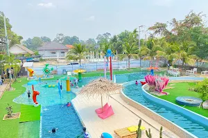 Thong Lor Vista Waterpark image