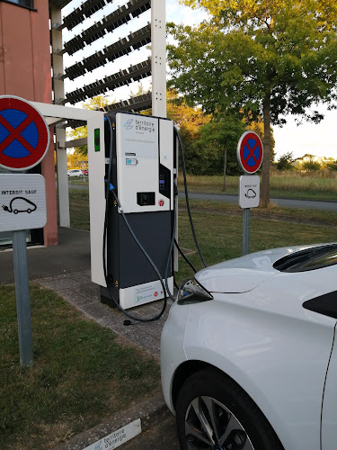 Borne de recharge de véhicules électriques TE Mayenne Station de recharge Changé