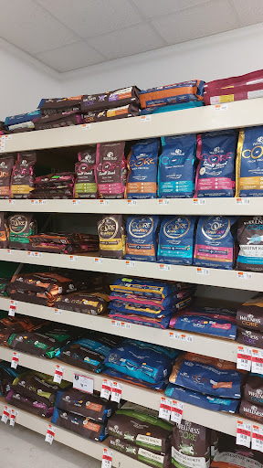 Pet Supply Store «Pet Supplies Plus», reviews and photos, 5708 State St, Saginaw, MI 48603, USA