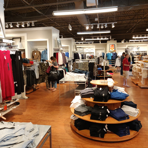 Clothing Store «Banana Republic», reviews and photos, 820 W Stacy Rd, Allen, TX 75013, USA