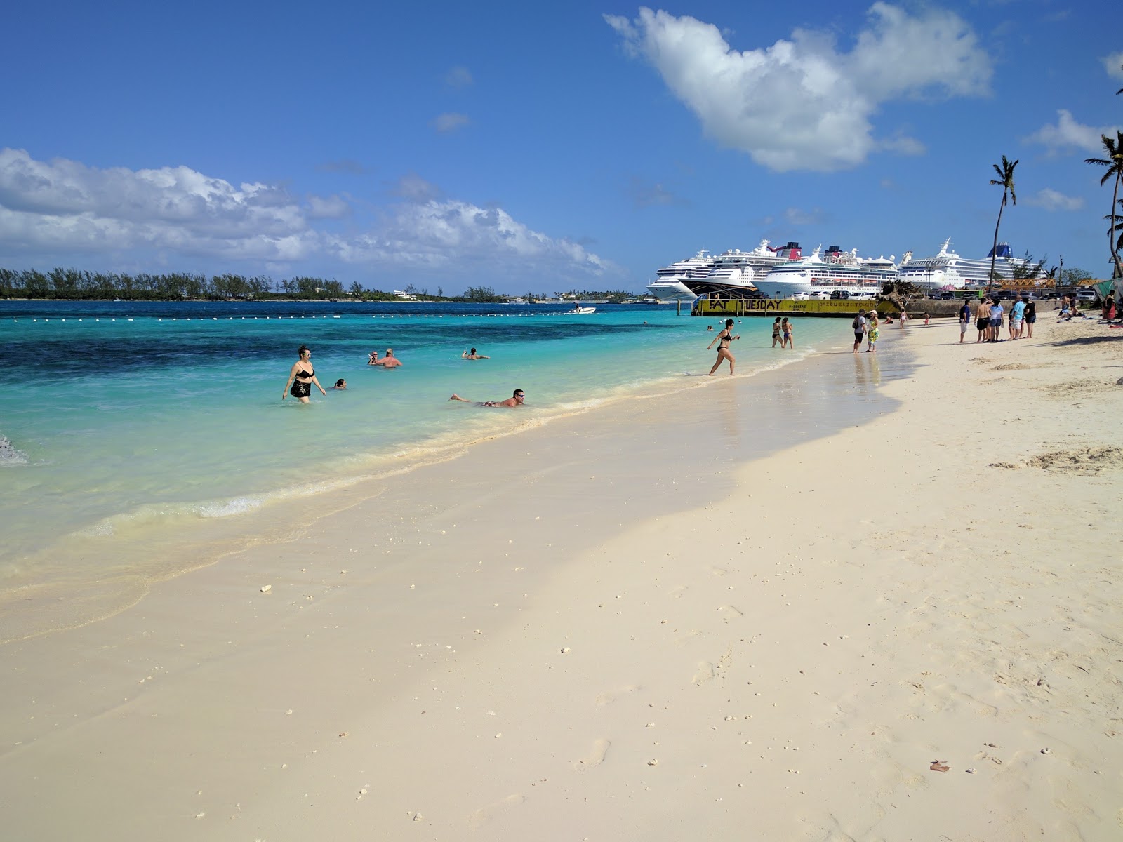 Foto av Western Esplande beach - populär plats bland avkopplingskännare