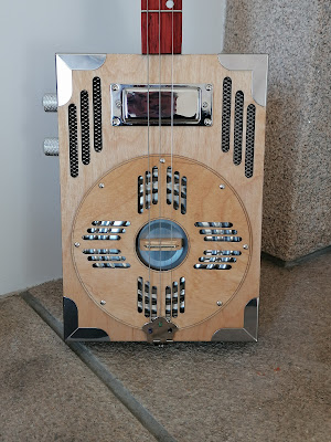 LOBO GUITAR BOX à Ploufragan