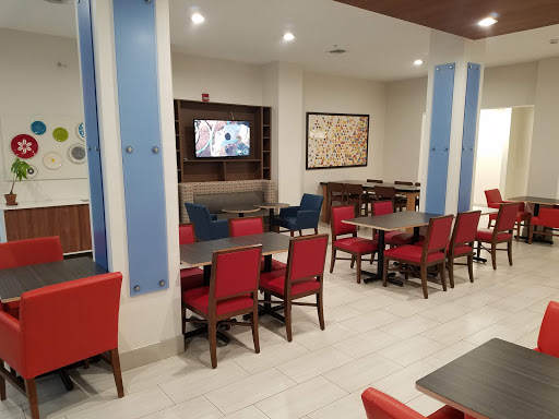 Hotel «Holiday Inn Express & Suites Tampa-Fairgrounds-Casino», reviews and photos, 8610 Elm Fair Blvd, Tampa, FL 33610, USA