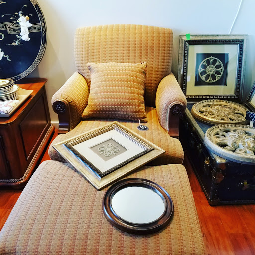 Consignment Shop «Brand Used Thrift And Consignment Shop», reviews and photos, 157 Dolson Ave, Middletown, NY 10940, USA