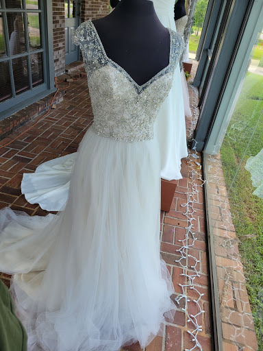 Bridal Shop «Andrews Bridal Shoppe & Tuxedo Central», reviews and photos, 2806 Montgomery Hwy, Dothan, AL 36303, USA