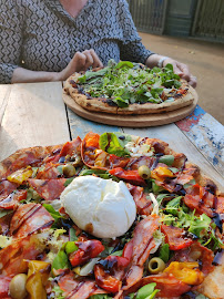 Plats et boissons du Pizzas à emporter La Perla Pizzeria - La Rochelle - n°3