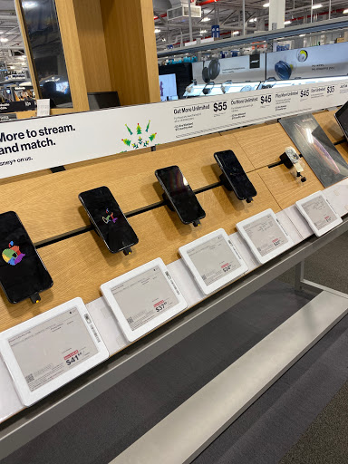 Electronics Store «Best Buy», reviews and photos, 8801 Queens Blvd, Elmhurst, NY 11373, USA