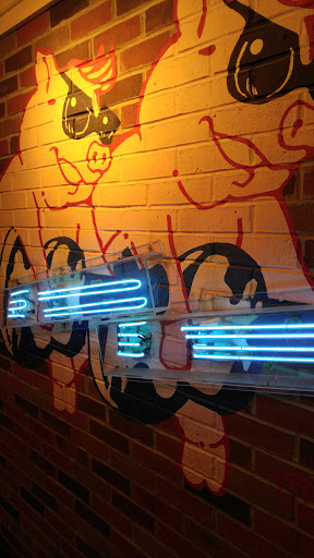 Barbecue Restaurant «Red Hot & Blue-Fairfax, VA», reviews and photos, 4150 Chain Bridge Rd, Fairfax, VA 22030, USA