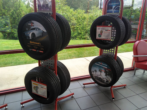 Tire Shop «Discount Tire Store - Beaverton, OR», reviews and photos, 18643 NW Eider Ct, Beaverton, OR 97006, USA