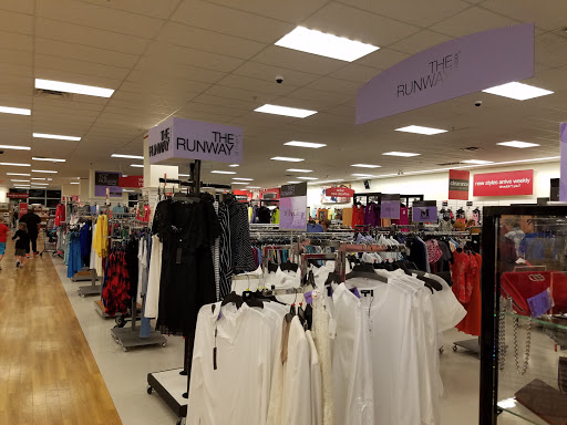Clothing Store «Ross Dress for Less», reviews and photos, 1141 5th St, Miami Beach, FL 33139, USA