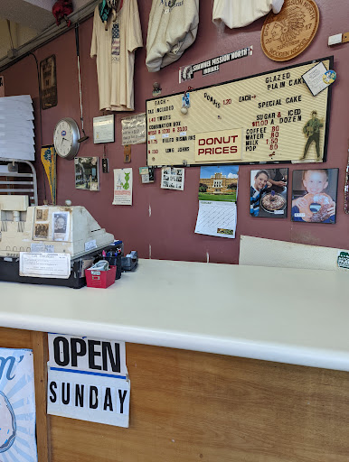 Donut Shop «Fluffy Fresh Donuts», reviews and photos, 5729 Johnson Dr, Shawnee Mission, KS 66202, USA